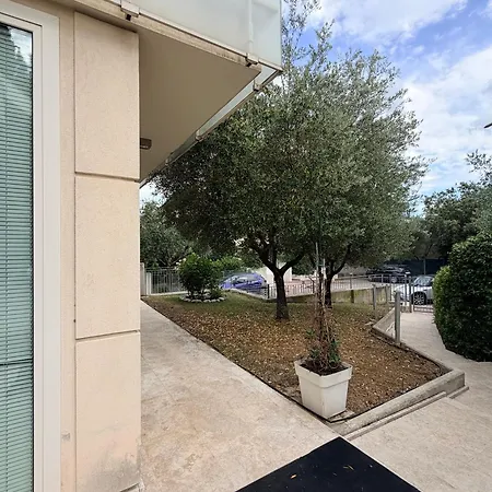 Celeste -flexrent Immobiliare Abissinia Villa